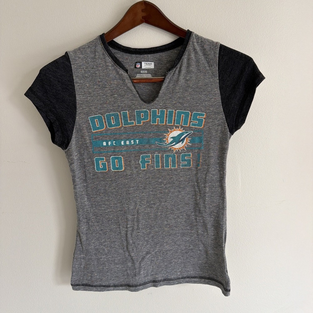 Miami Dolphins Women's T-Shirt In Size Medium Gray With Logo & V Neck With Slit